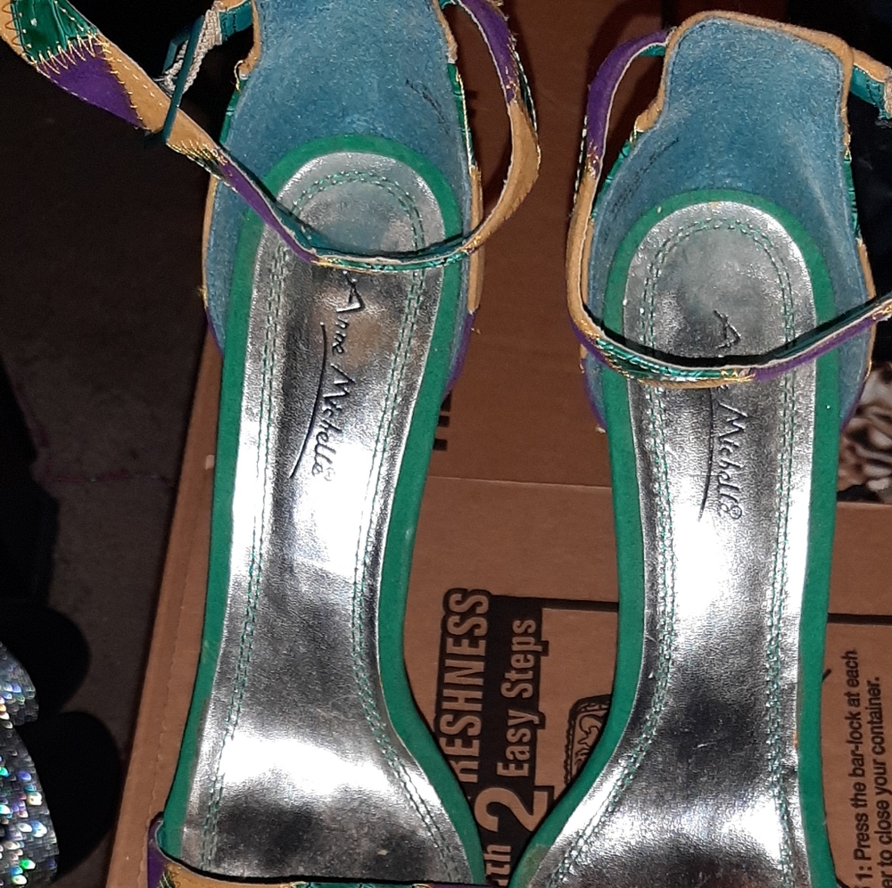 Shoes - Picture 2 of 3